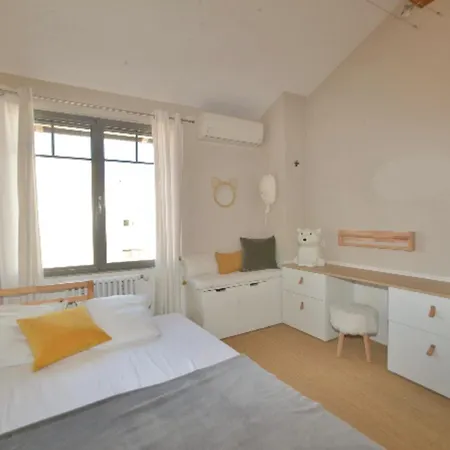 Apartment Magnificent With Terrace In *