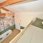 شقة Magnificent With Terrace In