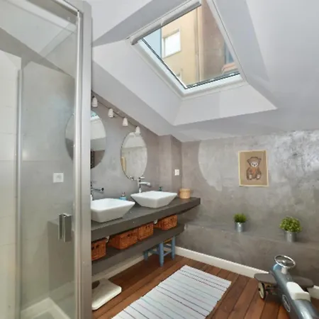 Apartment Magnificent With Terrace In *