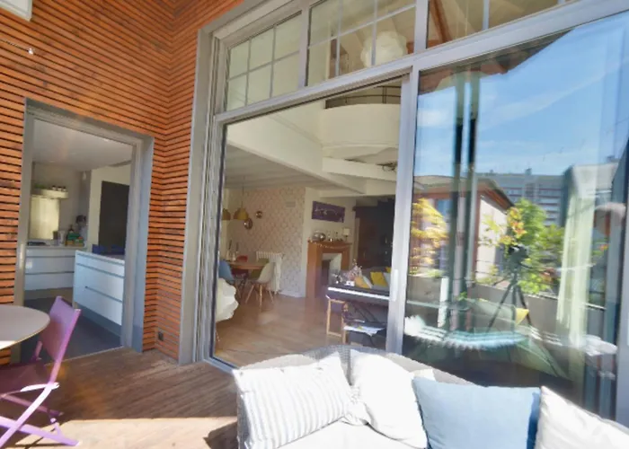 Magnificent With Terrace In Τουλούζη